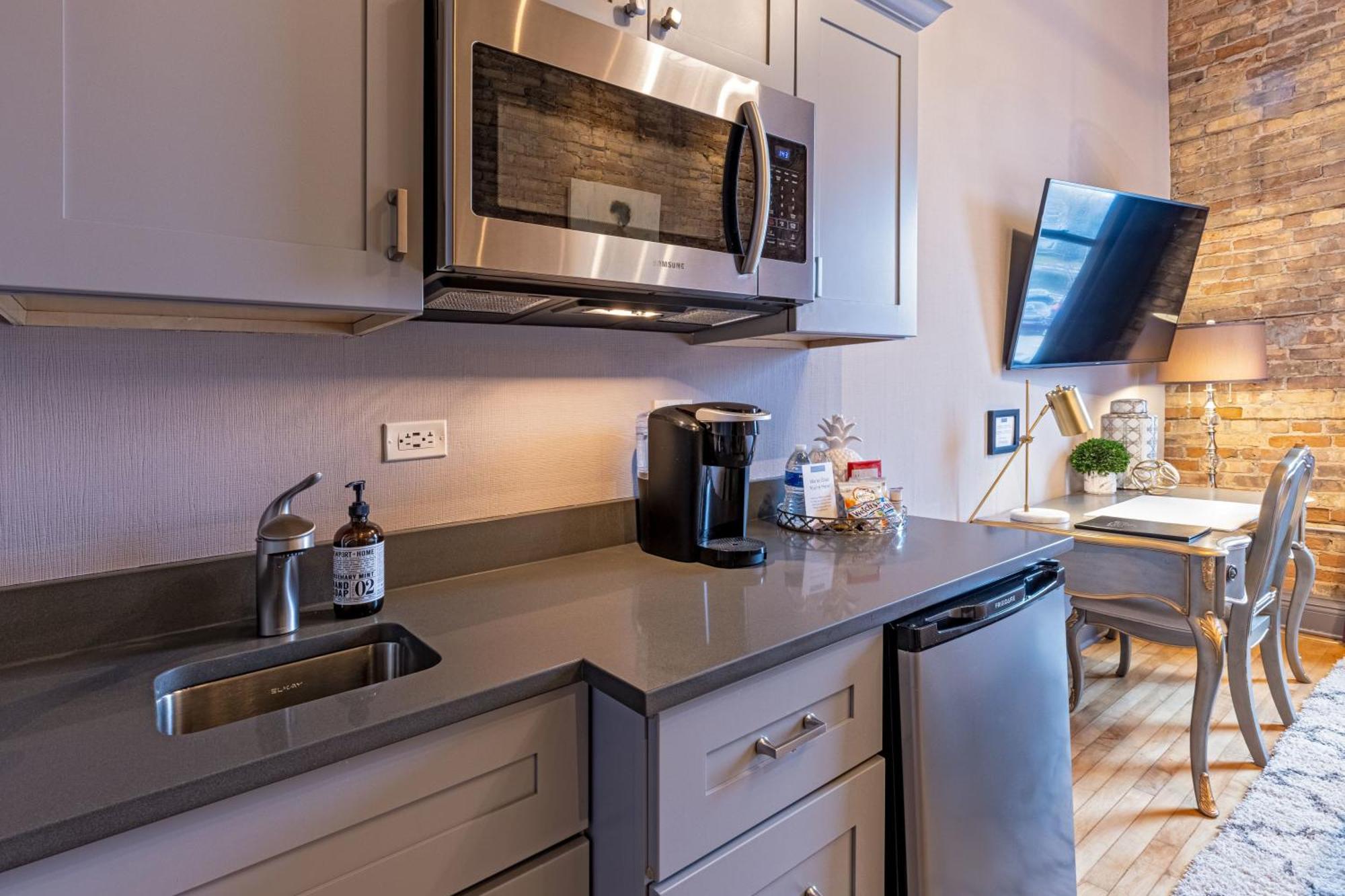 Hip Urban Loft - Small Town Charm -124 Lofts #3 West Dundee Zewnętrze zdjęcie